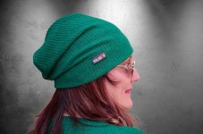 Zelená žebrová čepice Saria