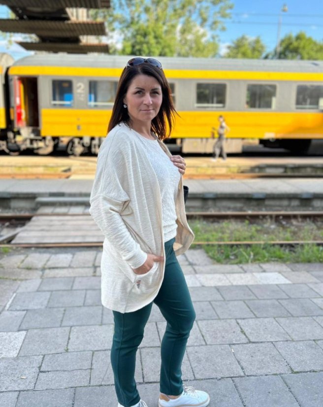 Deira triko - přírodní - Velikosti skladem: M